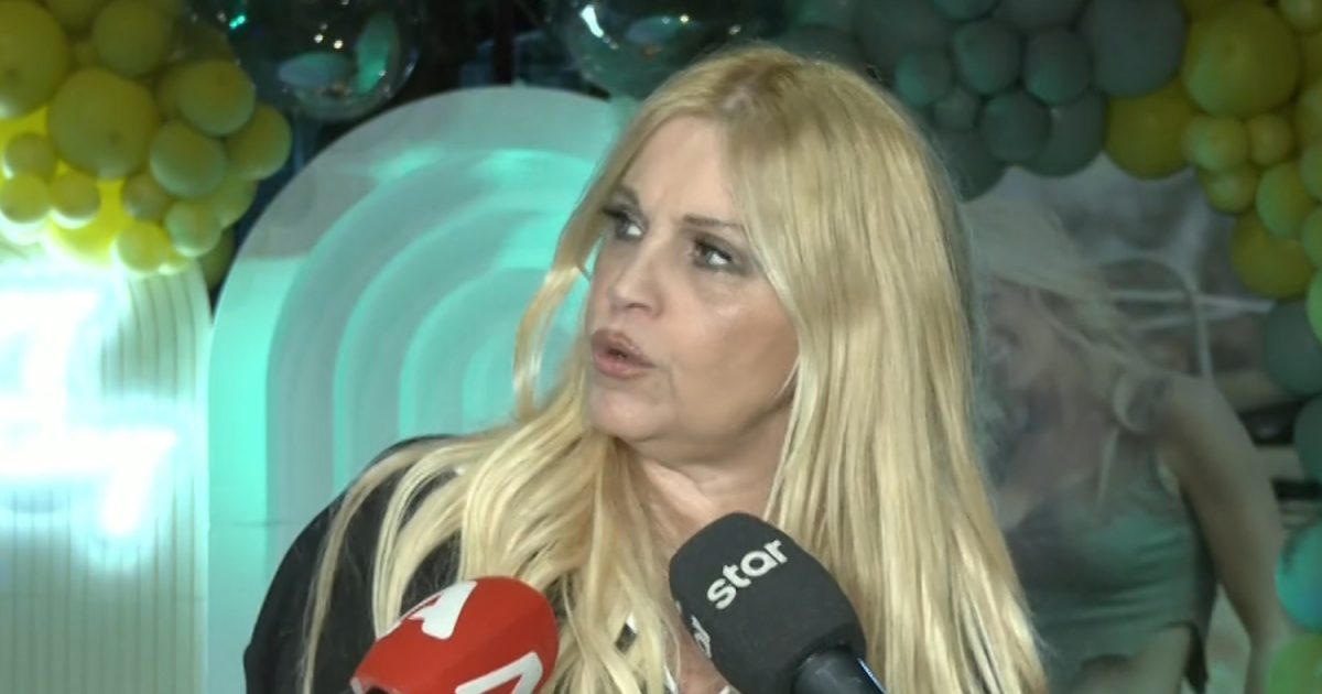 Σαμπρίνα: «Ήταν κακία που έγραψαν ότι τραγουδάω σε σουβλατζίδικο»