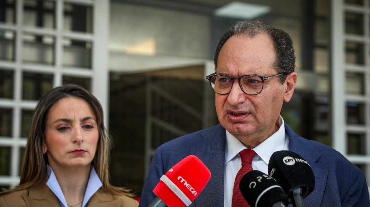 Ο Χρήστος Σπίρτζης κατέθεσε αίτημα για ανάσυρση της δικογραφίας των υποκλοπών από το αρχείο και εξαίρεση του Κωνσταντίνου Τζαβέλλα