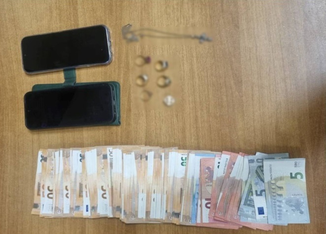 Χειροπέδες σε δύο άτομα που εξαπάτησαν ηλικιωμένη στον Βόλο