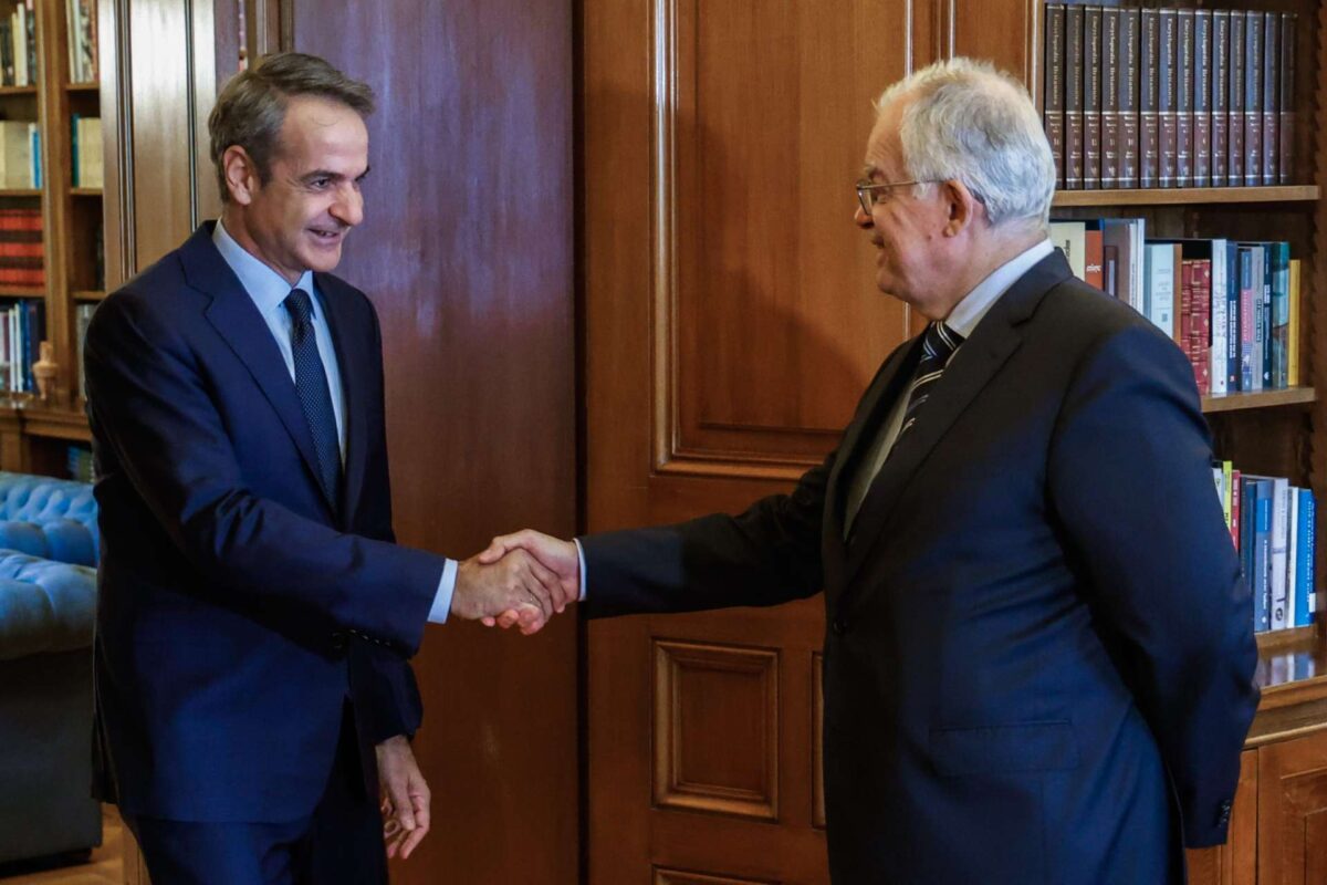 Μητσοτάκης στη συνάντηση με Τασούλα στο Προεδρικό Μέγαρο: Aπομένει ένας χρόνος για τη συνταγματική ολοκλήρωση της θητείας μας