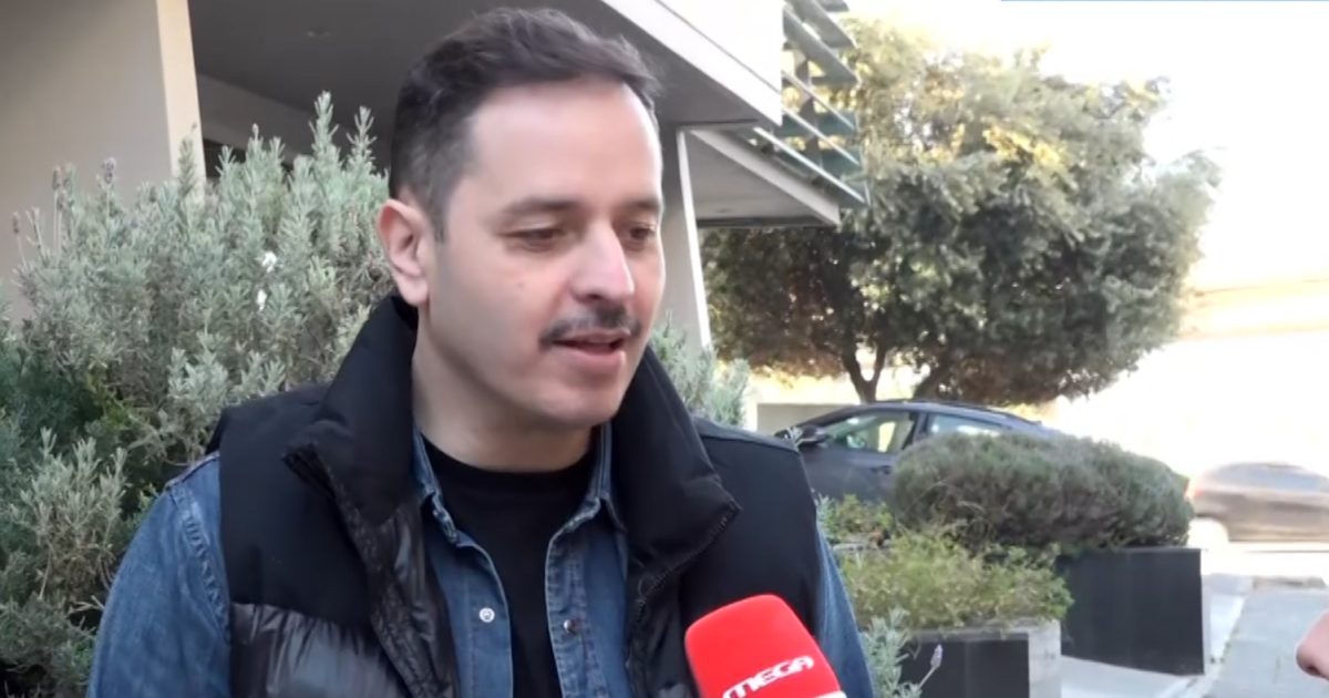Αλέξανδρος Τσουβέλας: «Του έχω γράψει “Καλή επιτυχία” και δεν μου έχει απαντήσει, δε ντρέπεσαι ρε Ακύλα;»