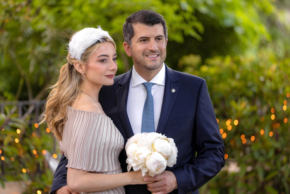 Πολιτικός γάμος για Βασίλη Ξυπολυτά και Δωριλένια Λιαγουροπούλου μακριά από φώτα και κάμερες