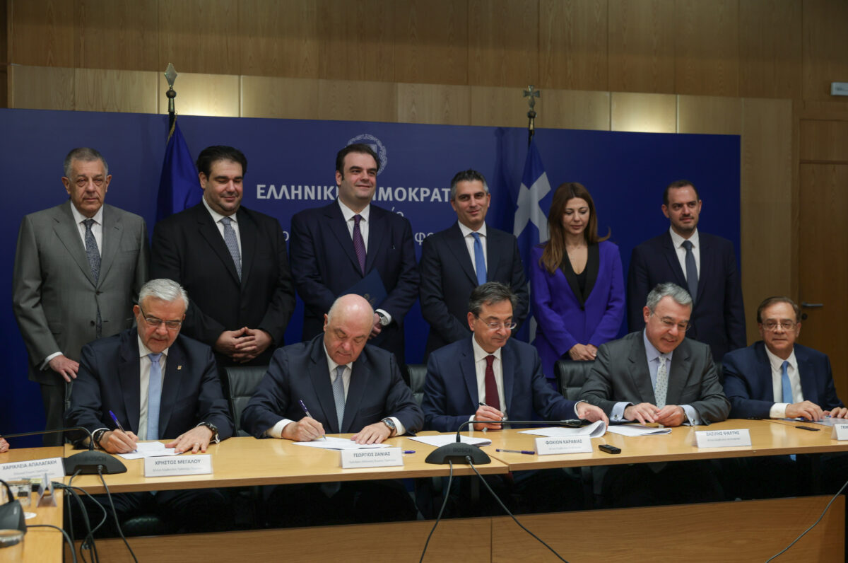 Νέα δωρεά 100 εκατ. ευρώ από τις τέσσερις συστημικές τράπεζες για την αναβάθμιση σχολικών υποδομών σε όλη τη χώρα