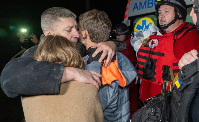 Ο Καναδάς επέβαλε νέες κυρώσεις στη Ρωσία για απελάσεις παιδιών από την Ουκρανία