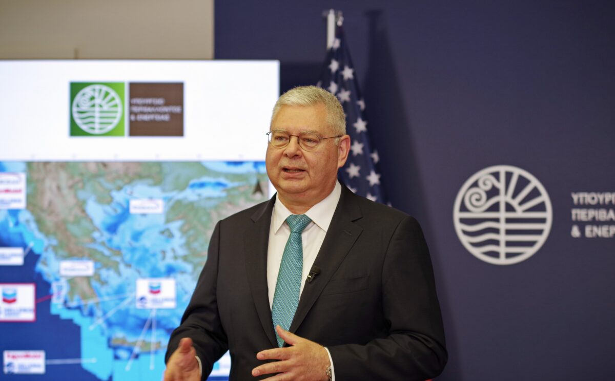 HELLENiQ ENERGY: Επεκτείνει τη στρατηγική συνεργασία της με τη Chevron και στο “Block 10”