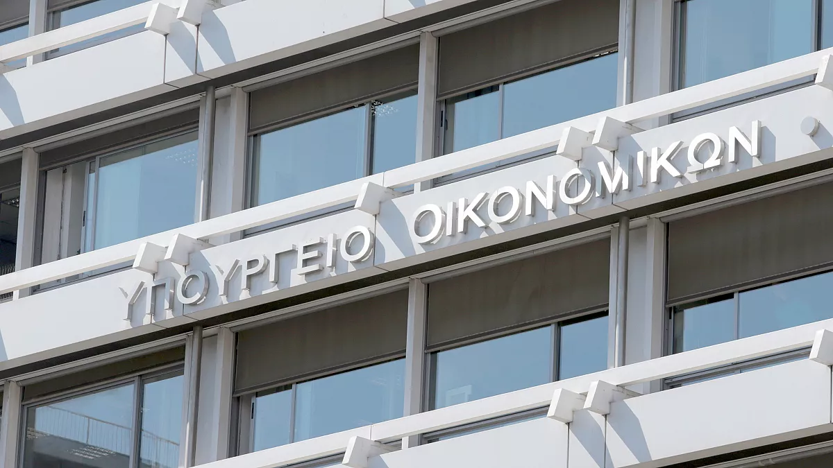 Νέο πολυνομοσχέδιο: Έρχονται βαριά πρόστιμα έως 2 εκατ. ευρώ για τον παράνομο τζόγο – Τι αλλάζει σε ενοίκια, χρέη και επιδόματα