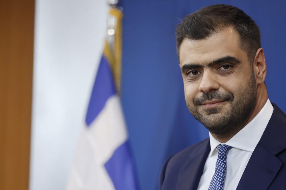 Η καυτή πατάτα στον Μαρινάκη