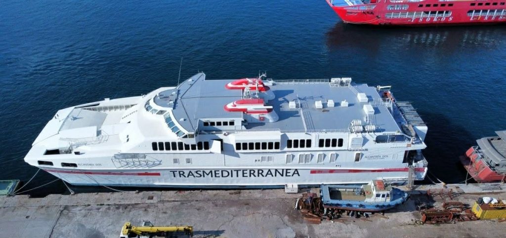 Οικογένεια Μανούση δώρισε ταχύπλοο στις ελληνικές Ένοπλες Δυνάμεων