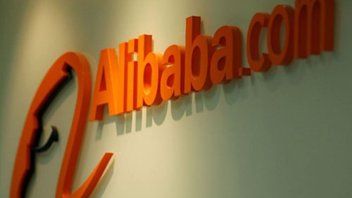 Ο πόλεμος των λιστών: η Alibaba σέρνει το Πεντάγωνο στα δικαστήρια — και αποκαλύπτει μια επικίνδυνη ασυμμετρία