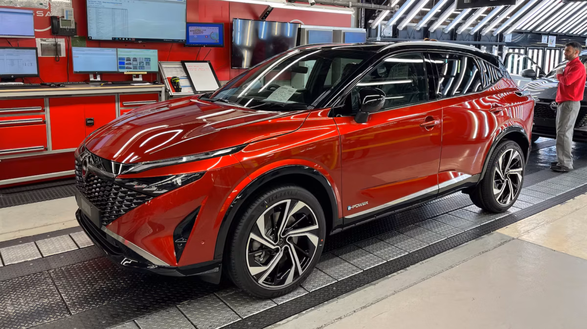Η Nissan εγκαταλείπει προσωρινά το μεγαλύτερο ηλεκτρικό της στοίχημα στην Ευρώπη: Τραβά χειρόφρενο στο Qashqai και στρέφεται στα υβριδικά