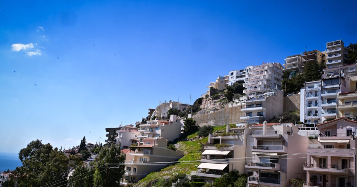 Έρχεται ο φορέας μίσθωσης και επαναγοράς ακινήτων – Ποιοι οφειλέτες θα πάρουν στεγαστικό επίδομα έως 210 ευρώ