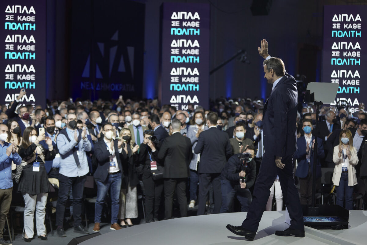 Σεισμός στη ΝΔ: Σαμαράς ετοιμάζει κόμμα, τι κάνει ο Καραμανλής;