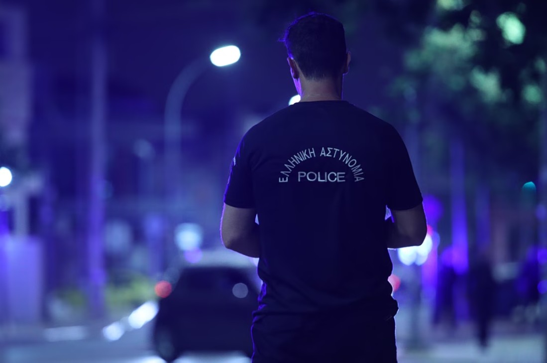 ΣΟΚ: Αξιωματικός ΕΛΑΣ ξυλοδάρει κρατούμενο! Τι ερευνάται;