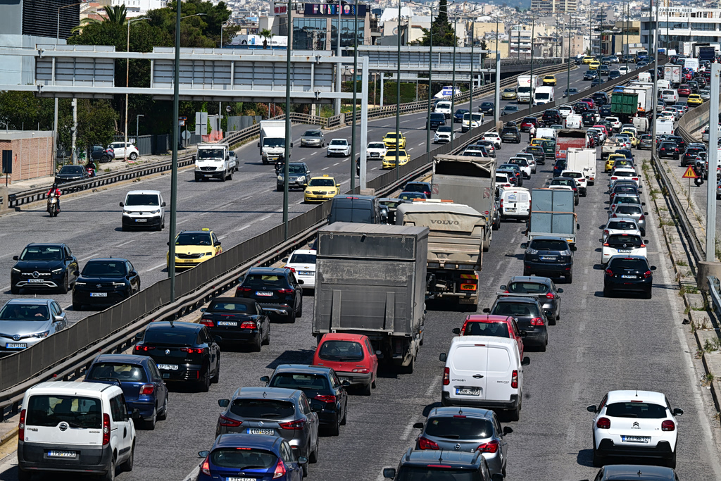 Κυκλοφοριακό Έμφραγμα στην Αττική: Ράλι Υπομονής!