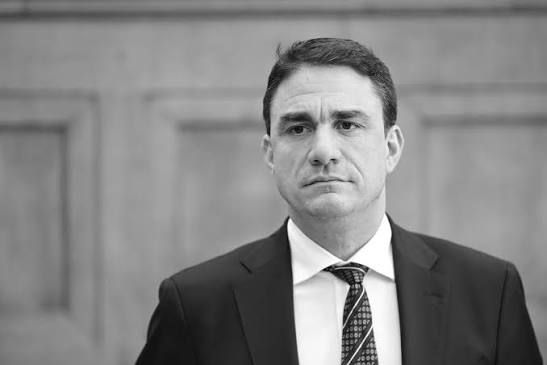Ο φουκαράς ο Τσουκαλάς παλεύει μόνος του