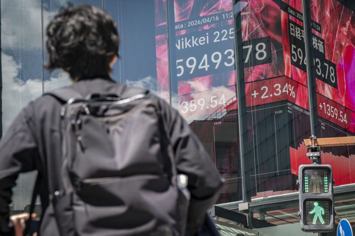 Η Ασία βυθίζεται στη μεγάλη νομισματική κρίση