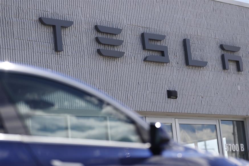 Η Tesla αρχίζει να αλλάζει την αυτοκινητοβιομηχανία