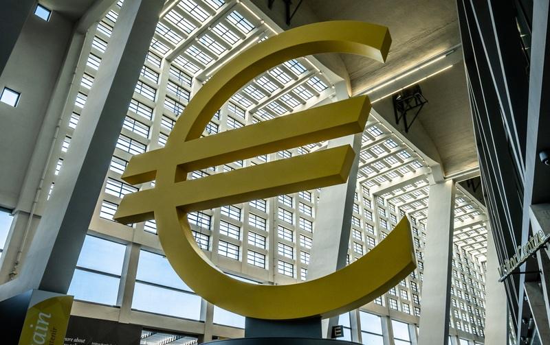 ΕΚΤ: Επιτάχυνση των μισθολογικών αυξήσεων έως το 2027 – Στο επίκεντρο οι πληθωριστικές πιέσεις