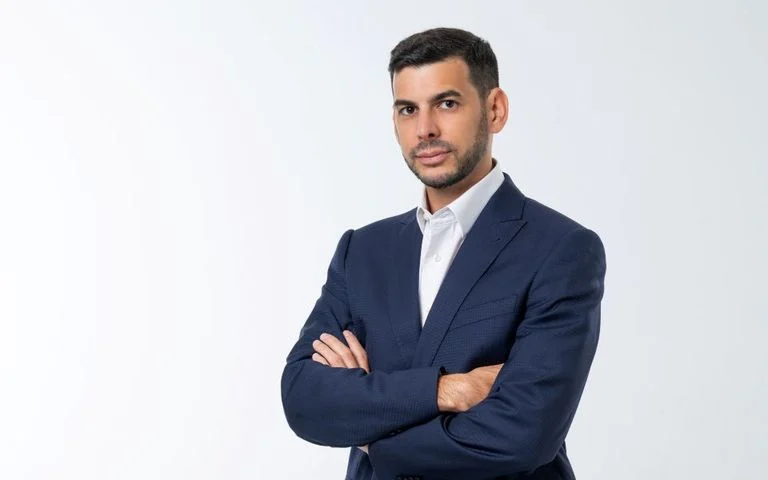 Revolut: Ιδρύει ελληνικό υποκατάστημα με CEO τον Βασίλη Αμεράνη