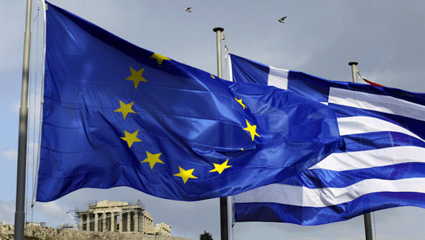 Η Ευρώπη εγκρίνει τη διάσωση της Ελλάδας