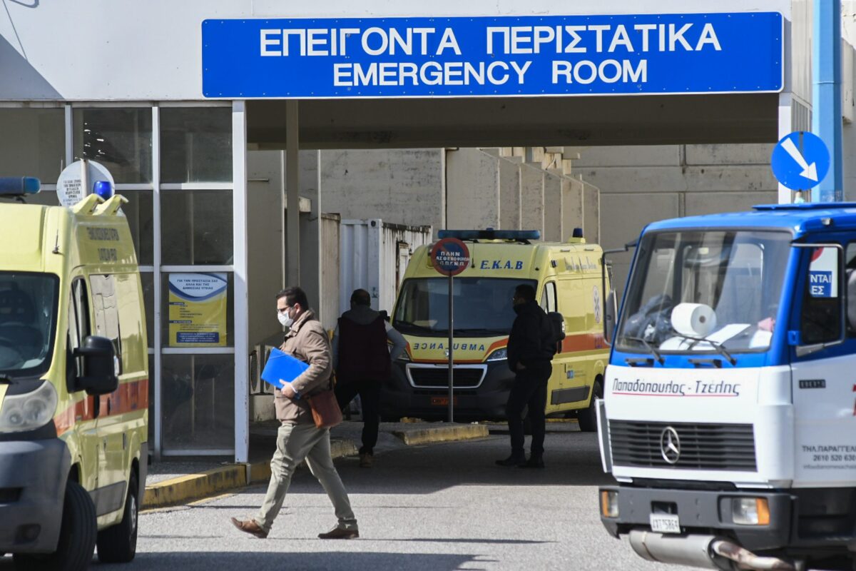 ΣΟΚ στην Πάτρα: Φοιτητή δάγκωσε φίδι σε κάδο σκουπιδιών