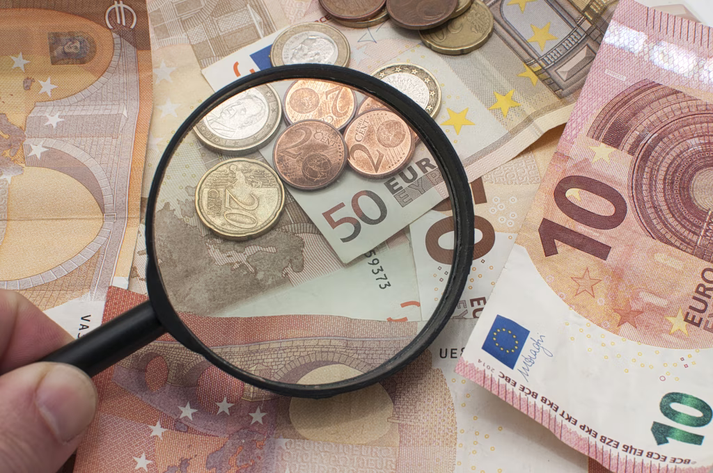 Συναγερμός στις αγορές: Ευρώ σε νέα βουτιά έναντι δολαρίου!