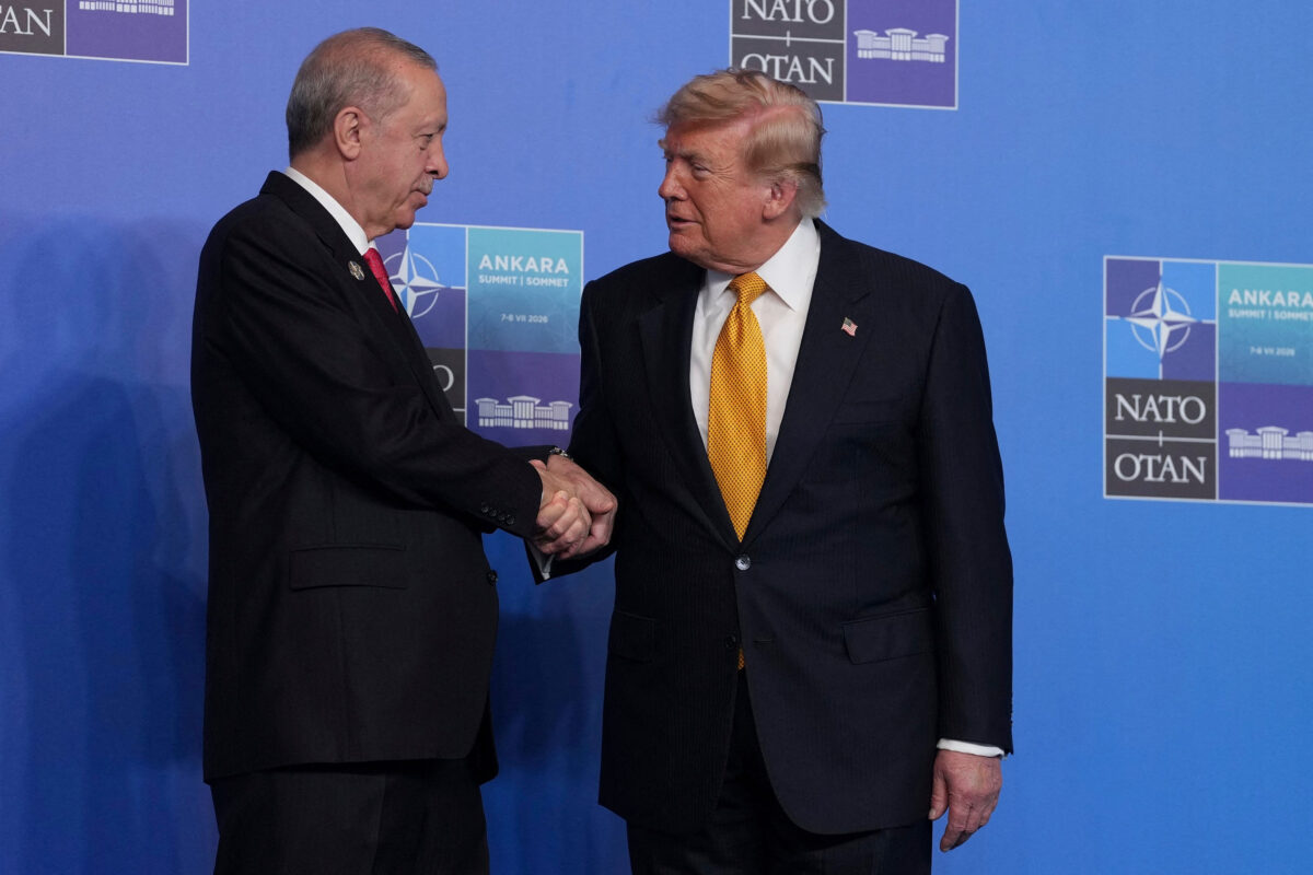 Τραμπ στην Άγκυρα: Ο Ερντογάν “έφαγε” το κρυφό χαστούκι