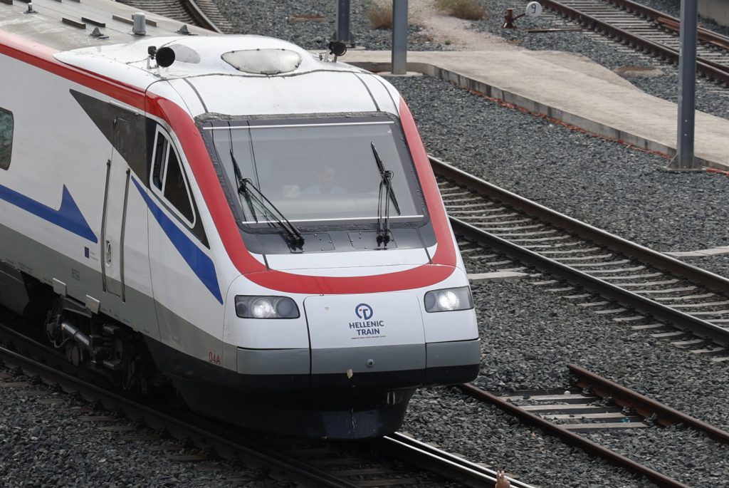 Φωτιά στις ράγες: Τρένα κόλλησαν, χάος στη Hellenic Train!