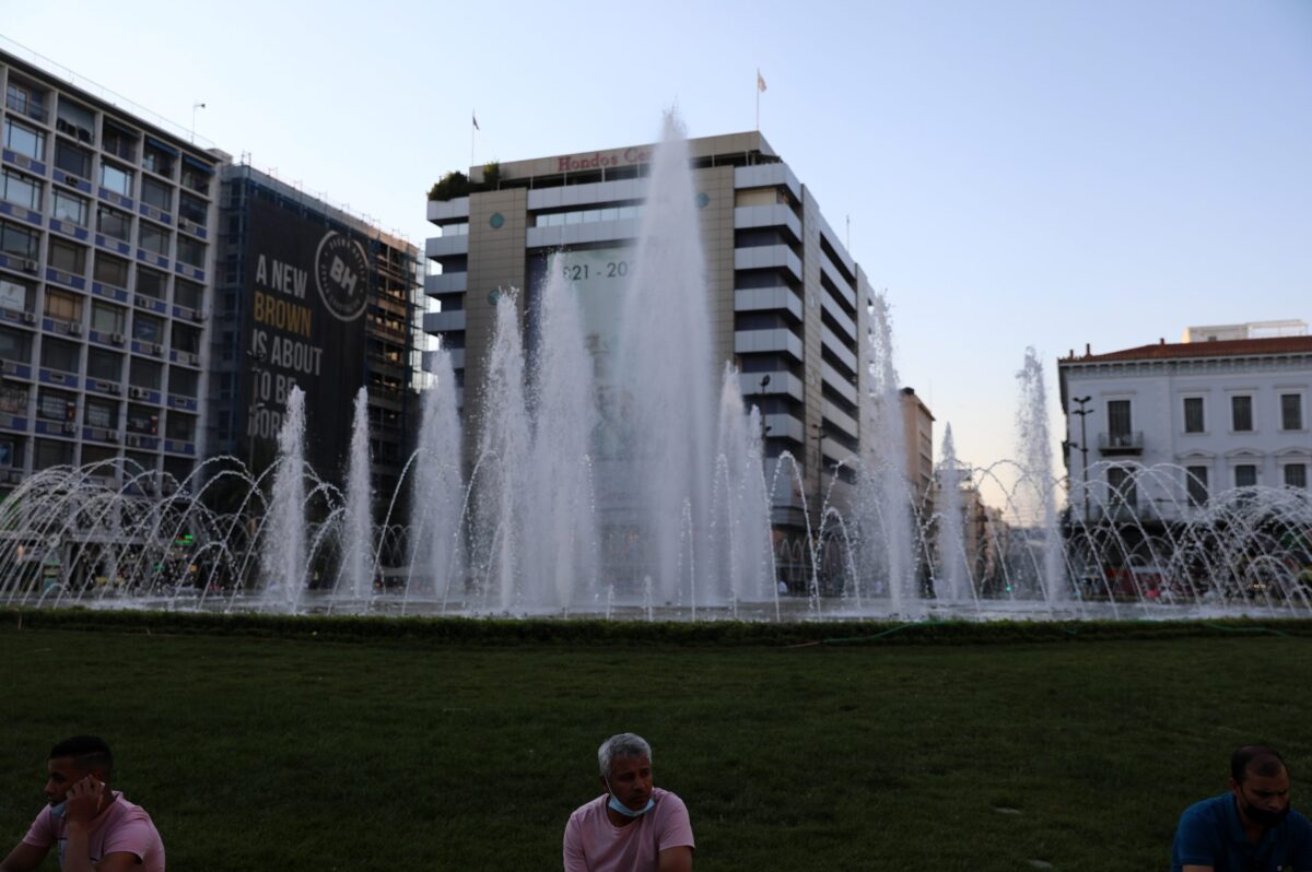 Οι «φτωχοί ξένοι» της Αθήνας: Μίσος ή Υποκρισία;