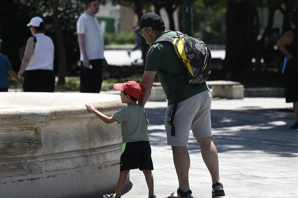 Καύσωνας 42°C: Ετοιμάσου! Τι αποφάσισε η Επιτροπή;