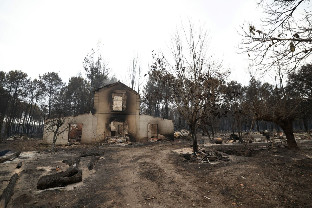 Ευρώπη στις φλόγες: Μακρόν υπόσχεται αναγέννηση!