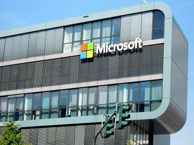 Η Microsoft γίνεται η πολυτιμότερη εταιρεία του κόσμου