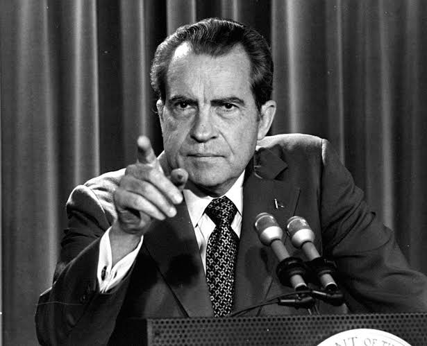 Η συμφωνία Bretton Woods καταρρέει οριστικά με απόφαση Nixon