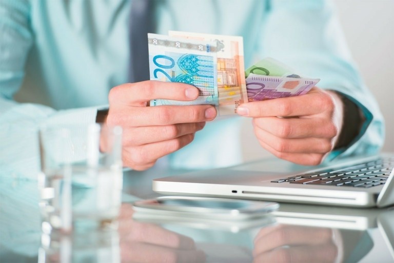 Ρύθμιση 72 δόσεων για ασφαλιστικές οφειλές: Ποιοι εντάσσονται, ποιες οφειλές καλύπτονται και μέχρι πότε οι αιτήσεις