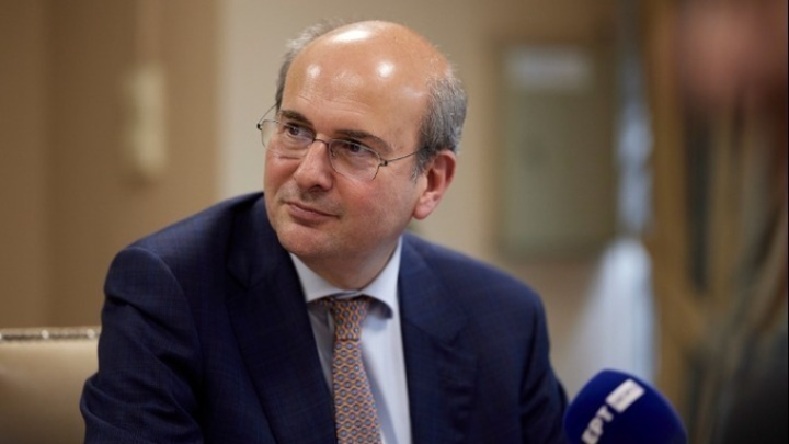 Χατζηδάκης: HelleniQ Energy και Motor Oil δίνουν 40 εκατ. ευρώ για φθηνότερα καύσιμα