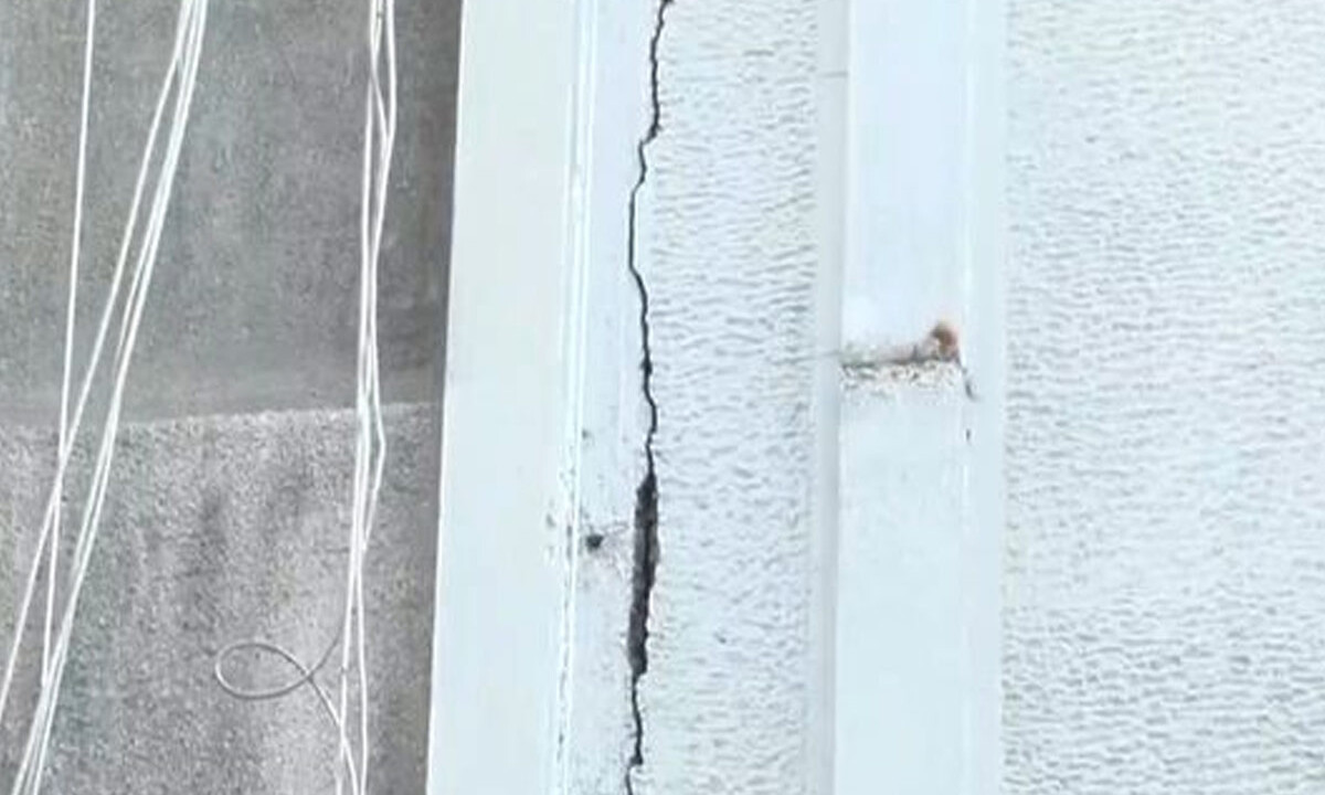 Κυψέλη: Κλιμακώνεται η αγωνία για τις ρωγμές από το μετρό