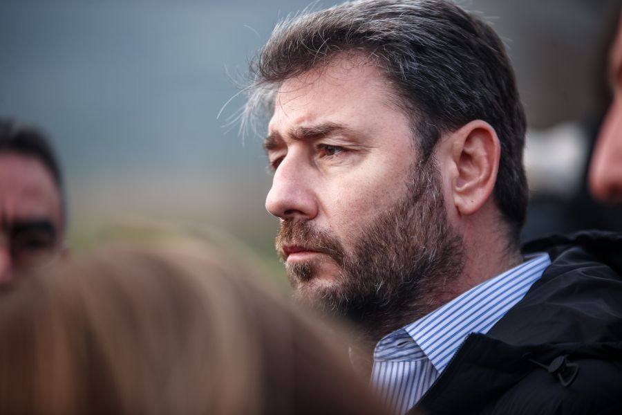 Ο Νίκος αγρίεψε και παίρνει το όπλο του…