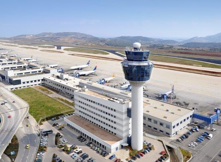 ΔΑΑ: «Πέταξε» τον Ιούλιο η επιβατική κίνηση – Διακινήθηκαν 3,93 εκατ. επιβάτες