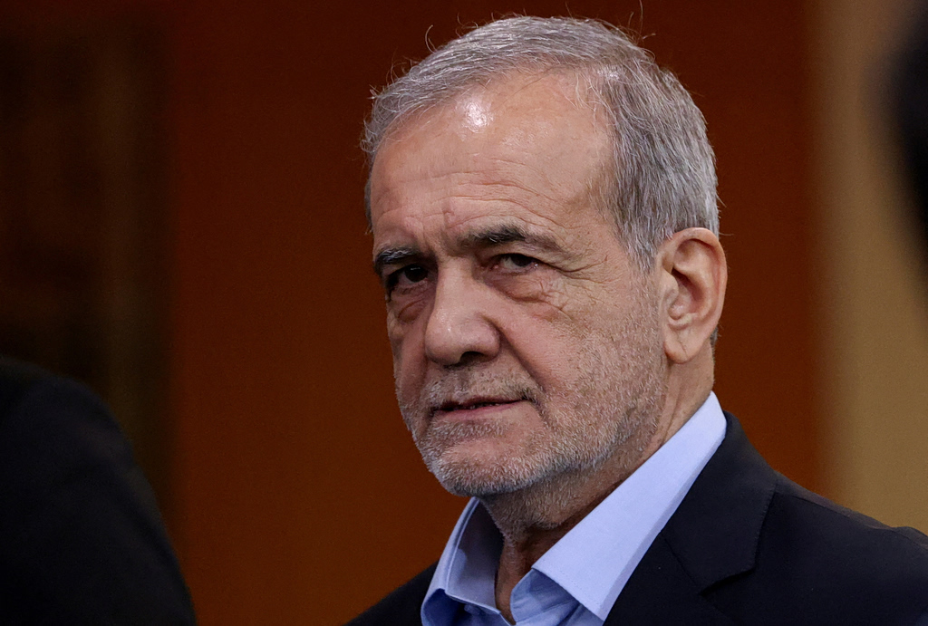 Πεζεσκιάν: «Είμαστε σε πόλεμο!» – Το Ιράν λυγίζει στις κυρώσεις;