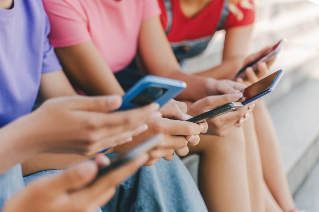 Smartphones: Η αγορά στο -11%, τι κρύβει η κρίση;