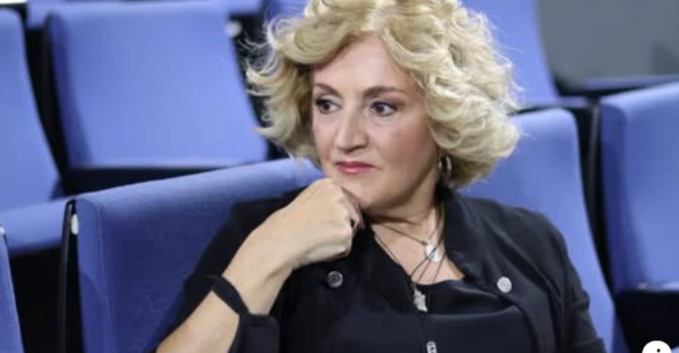 Υρώ Μανέ: Βαρύ πένθος για την ηθοποιό, συγκλονίζει ο Μπιμπίλας