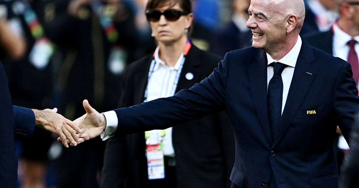 Σεισμός στη FIFA: Η FIFPRO ζητά την κεφαλή του Ινφαντίνο!