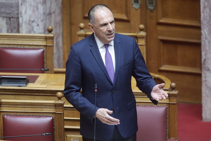 AI-τέχνασμα; Γεραπετρίτης: «Ψεύτικη η φώτο με ΠΑΣΟΚ!»