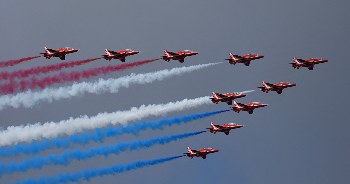 Red Arrows: Ο καιρός τους «έκαψε» 3 mega-σόου στη Βρετανία