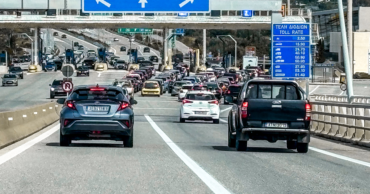 ΣΟΚ: Αυτοκίνητα στα αζήτητα λόγω… Δημοσίου! Ποιος φταίει;