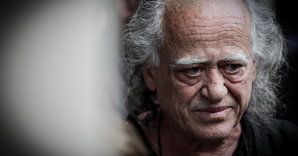 Το «τελευταίο χειροκρότημα»: Πολιτική κηδεία Καλογερόπουλου