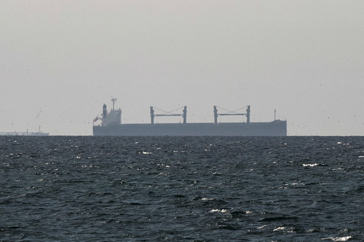 Κλειστά τα Στενά Ορμούζ: Ιράν κατά Τραμπ