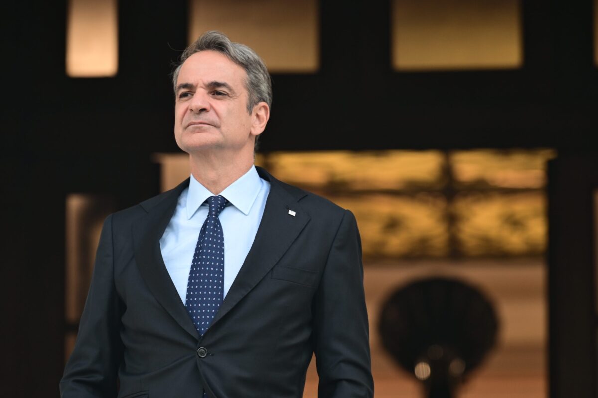 Μαξίμου: 3 φθινοπωρινές βόμβες πριν τις κάλπες!