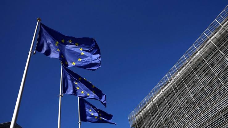 Η Ευρωζώνη βγαίνει από την ύφεση μέσω της λιτότητας