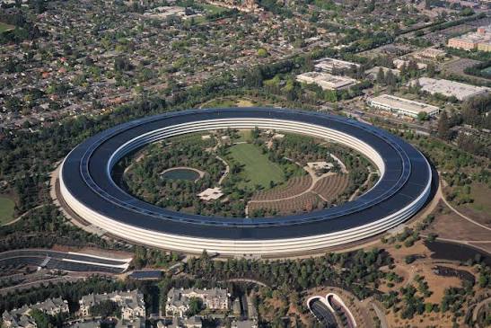 H Apple σπάει κάθε ρεκόρ και γίνεται μονοπώλιο
